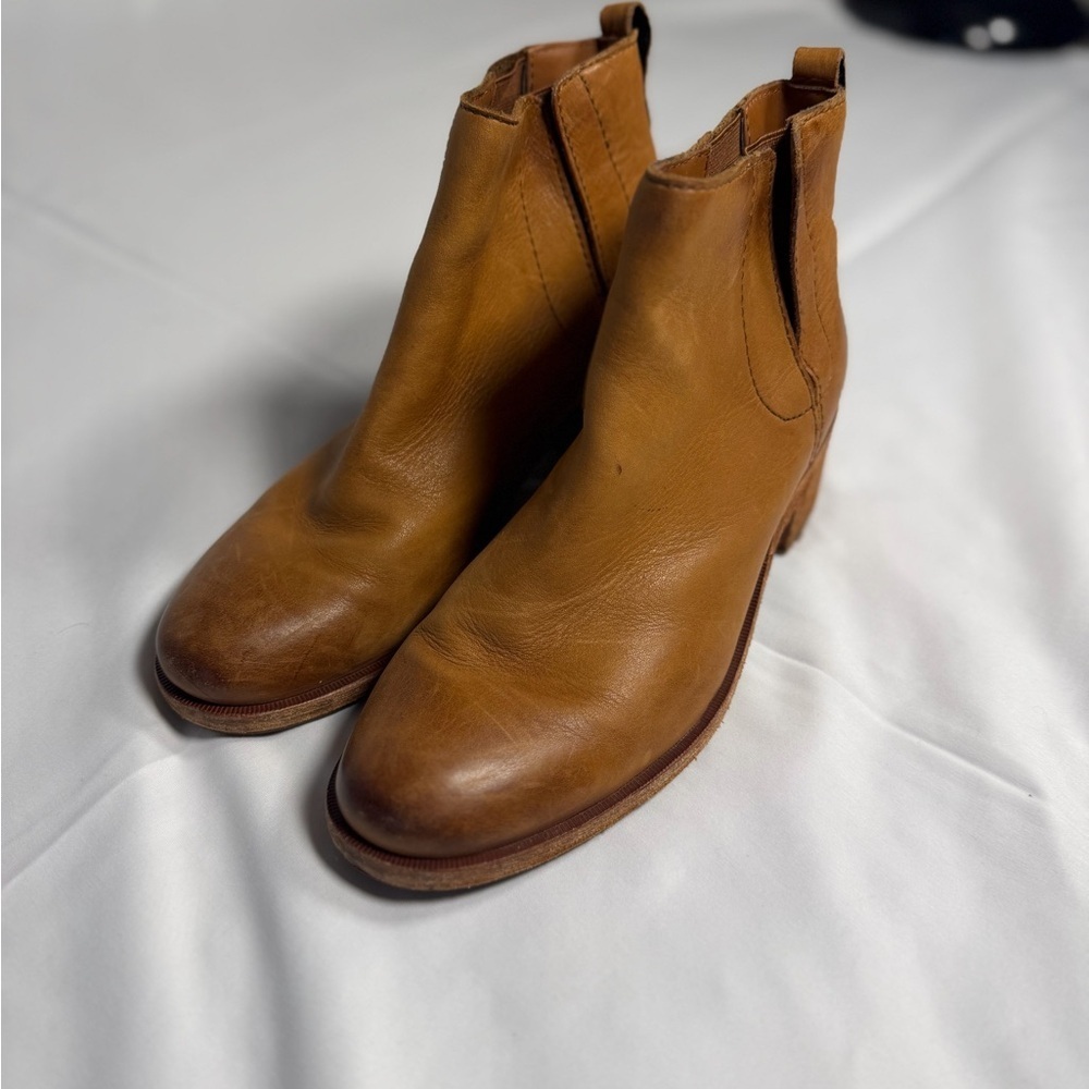 Kork Ease Mindo Ankle Boots, size 6.5. Small spot on upper- see pictures. - Picture 2 of 8